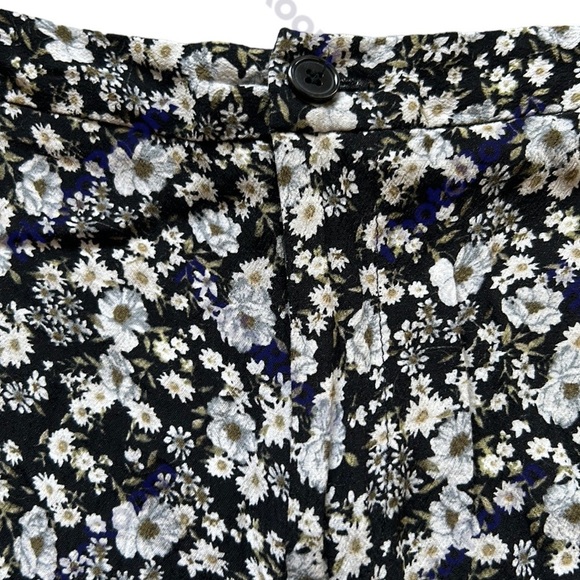 FOREVER‎ 21 | Floral Shorts Black/White Lightweight High Rise Girly Feminine M - Picture 3 of 6